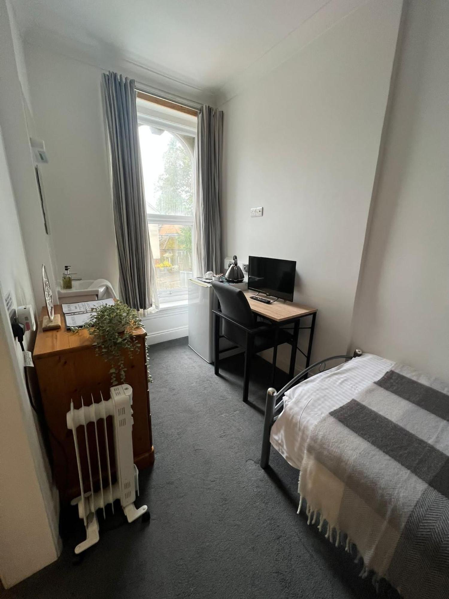 Rock House Bed And Breakfast Maidstone Zimmer foto